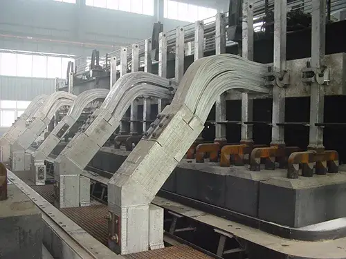 Cuves d'électrolyse et superstructures